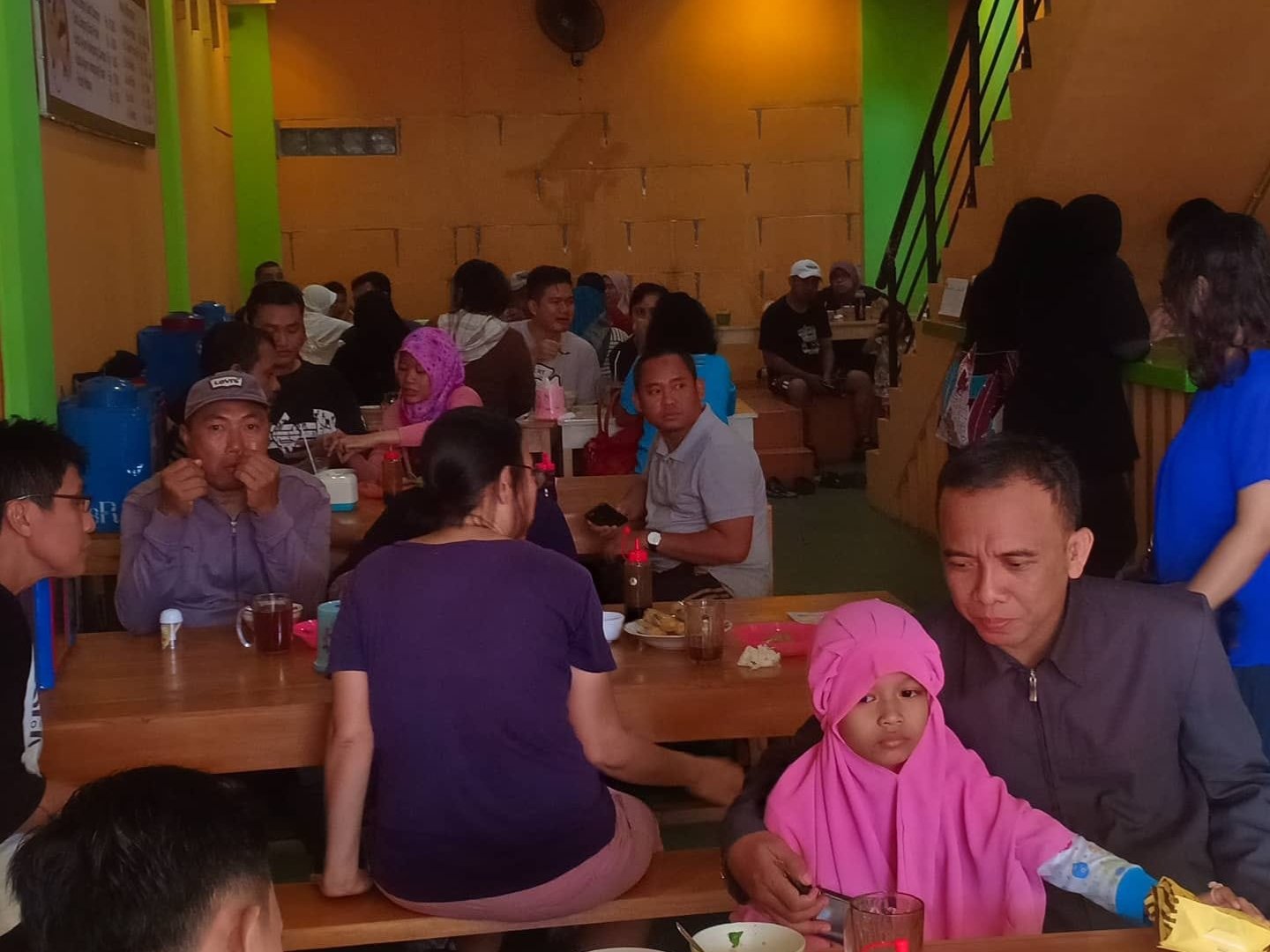 Kegiatan Outlet Soto Segeer H. Toha 8
